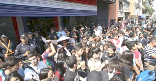 Los péndex lalaron fuerte por una mejor educación