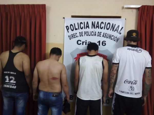 Cuatro barras bravas detenidos e incautan armas - Nacionales - ABC Color