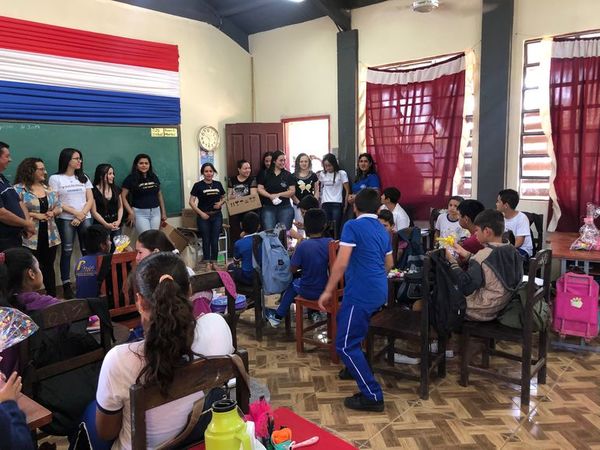 Universitarios brindaron alegría a escolares de Zanja Pyta - Nacionales - ABC Color