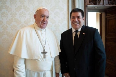 HOY / Emotivo encuentro entre el Papa Francisco y Horacio Cartes en el Vaticano