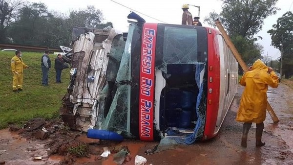 Fatal accidente dejó un muerto y varios heridos