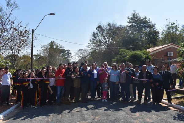 Habilitan tres cuadras de empedrado en barrio de Santaní  - Nacionales - ABC Color