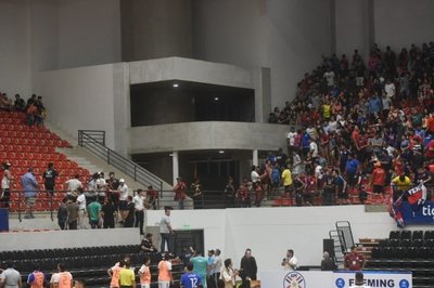 Dos armas de fuego incautadas tras la final de futsal entre Olimpia y Cerro » Ñanduti