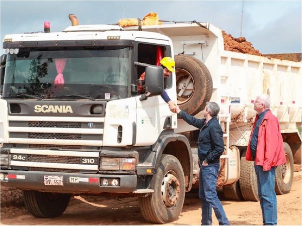 En visita a obras, Mario Abdo da señal de respaldo a gestión de Wiens