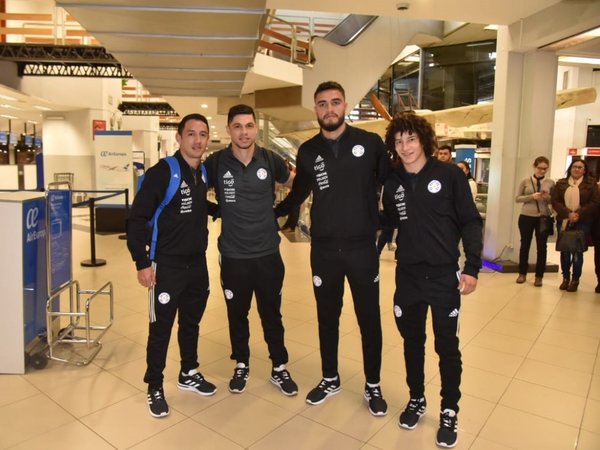 Albirrojos parten rumbo a Tokio para amistosos en Asia