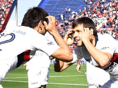 Ángel Romero anota su primer gol en San Lorenzo