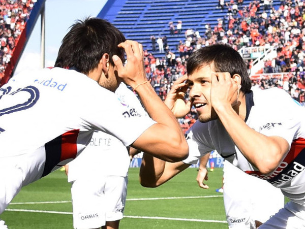 Ángel Romero anota su primer gol en San Lorenzo