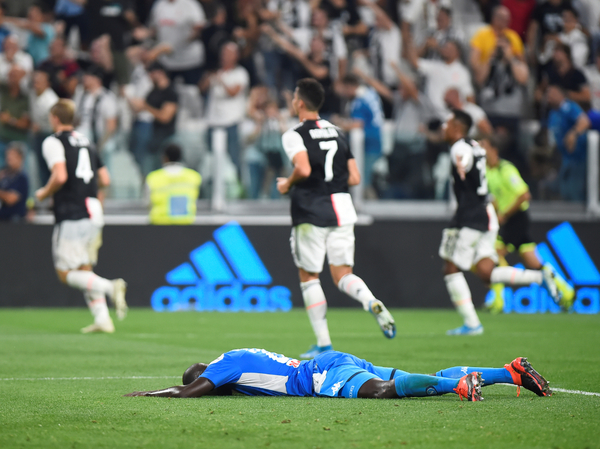 En un partidazo, Juventus vence sobre la hora al Napoli