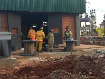 Bomberos controlan incendio de Sub Estación de Tres Bocas de la ANDE » Ñanduti