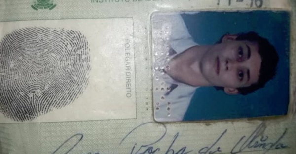 Encuentran a rapai muerto entre rosarios