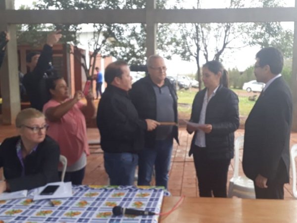 Estudiantes del Lauro Raatz de Bella Vista levantan toma de su colegio