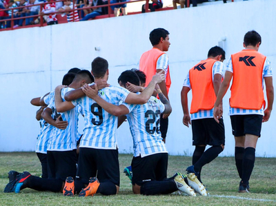 Guaireña gana y vuelve a la cima