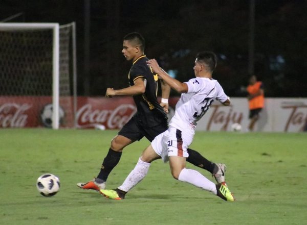 Guaraní y General Díaz, dos equipos en alza, cierran hoy la jornada de fútbol - ADN Paraguayo