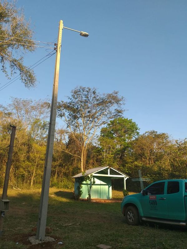 Esperaron 25 años para tener una extensión de red eléctrica de la ANDE en Guairá - Nacionales - ABC Color