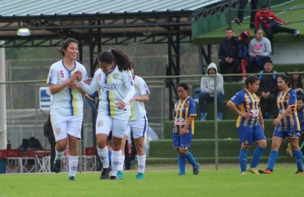 HOY / Tres líderes tiene el fútbol femenino