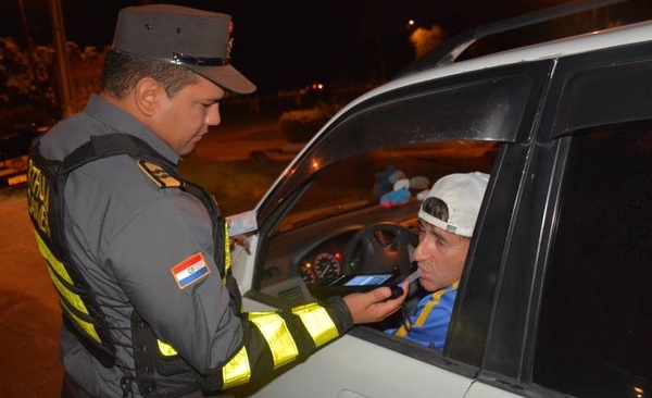 HOY / En semana de controles, Caminera demoró a 343 ebrios al volante y multó a casi 200 infractores