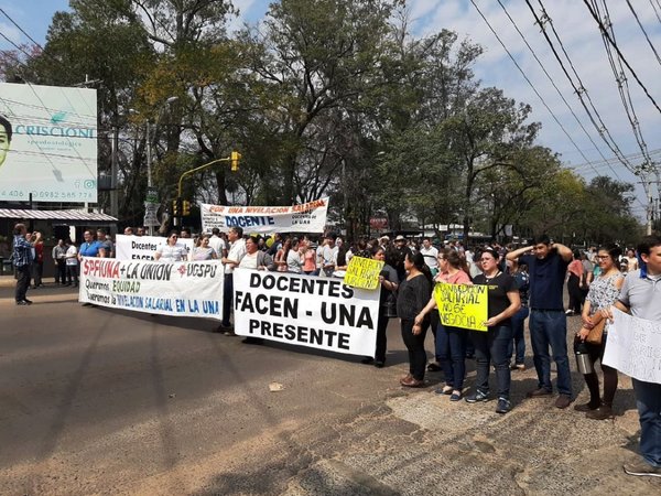 Inicia el paro académico en la UNA hasta conseguir nivelación salarial