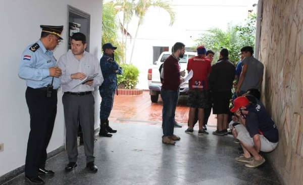 HOY / Dictan prisión de 15 días para 157 barrabravas por vandalismo en SND