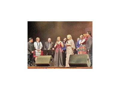En noche de tributo, artistas celebraron legado de Demetrio