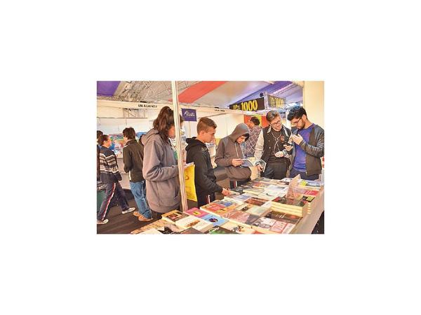 Todo listo para apertura de la  Libroferia de Encarnación