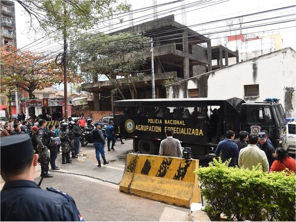 Prisión preventiva por 15 días para los 157 hinchas de Cerro y Olimpia