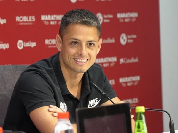 Chicharito, nuevo jugador del Sevilla hasta junio de 2022