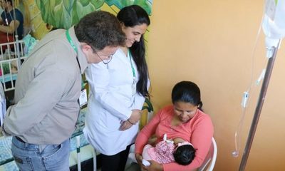 Salvan a niña con cuadro de desnutrición severa