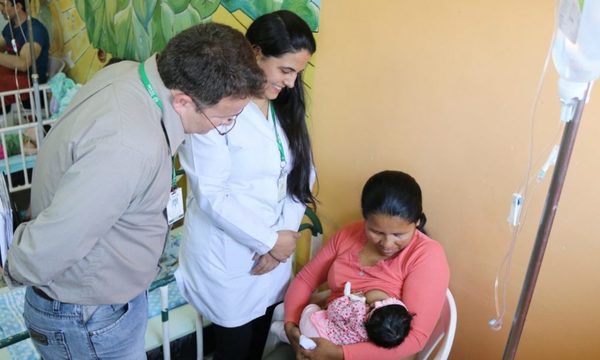Salvan a niña con cuadro de desnutrición severa