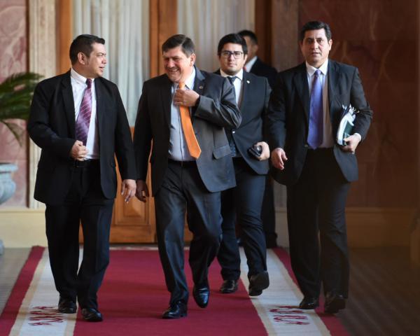 Mandatario recibió al titular del Congreso quien plantea nueva Cumbre de Poderes, basada en 5 ejes