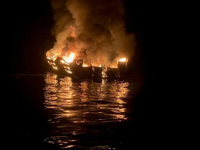 Al menos 34 desaparecidos tras incendio de barco en California