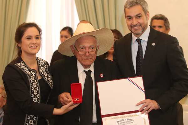 Gobierno reconoce trayectoria de 15 maestros artesanos | .::Agencia IP::.