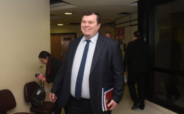 Dionisio Amarilla aspira a volver al Senado mediante la Corte