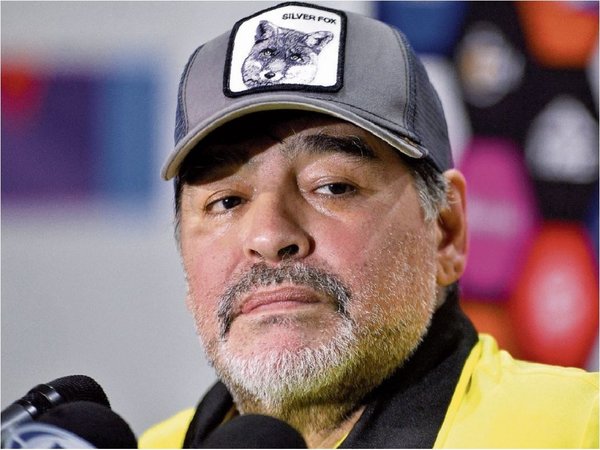 Maradona estuvo cerca de dirigir a dos paraguayos