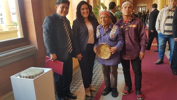 Distinguen a artistas con medallas al mérito «Maestro Artesano»