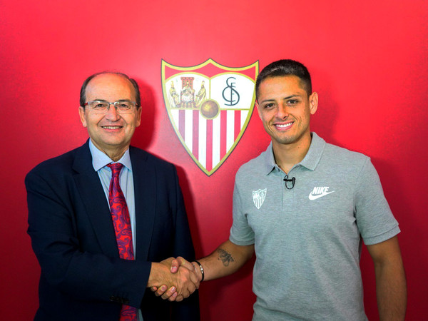 Javier Hernández es presentado en Sevilla