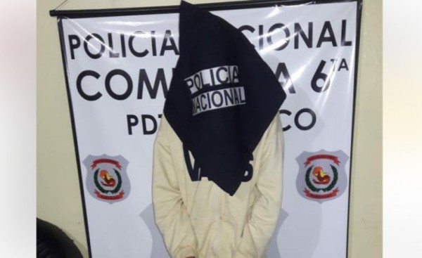 Detienen a sospechoso de hurtar cartera en interior de una parroquia