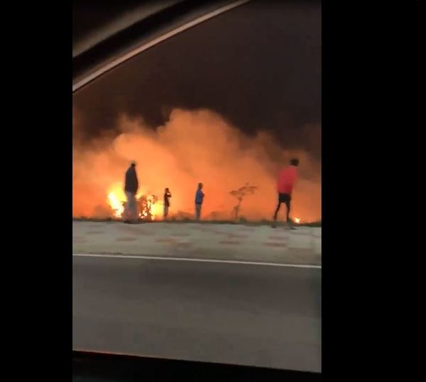Quema de pastizales provoca incendio en la Costanera Norte » Ñanduti