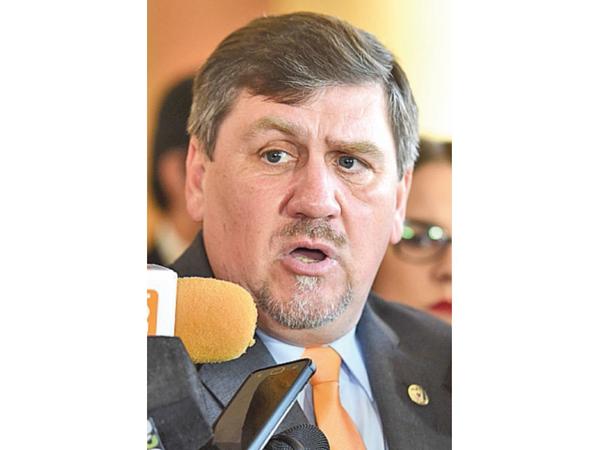 Blas Llano rechaza estudiar a libro cerrado el Presupuesto