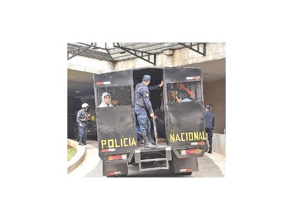 Prisión para hinchas de Cerro y Olimpia
