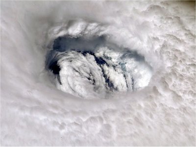Una Florida en vilo cruza los dedos para que Dorian se aleje de su costa