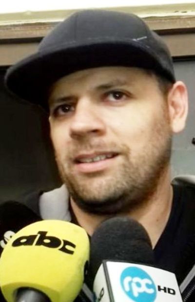 Defensa de Cucho Cabaña solicita revisión de medidas - Nacionales - ABC Color