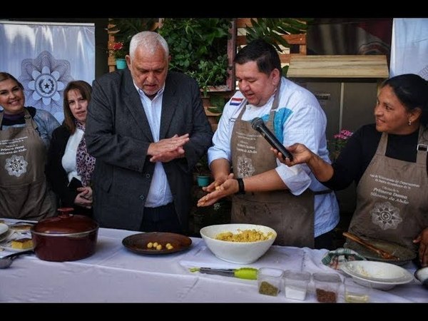 CON VORI VORI Y CHIPA GUASU APO, GOBERNACIÓN DE ITAPÚA RECIBE AL MES DE LAS FLORES Y LA JUVENTUD