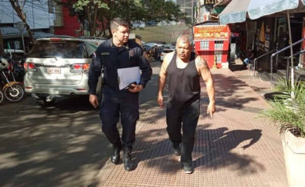 Ex policías argentinos son asaltados por falsos guías