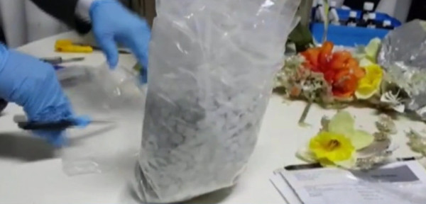 Querían ingresar 3.000 pastillas de éxtasis en flores artificiales | Noticias Paraguay