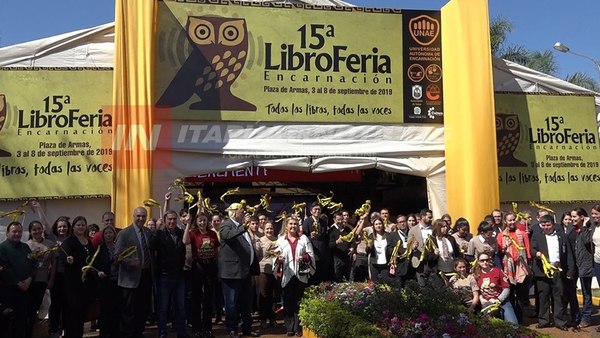 LA LIBROFERIA ENCARNACIÓN YA ABRIÓ SUS PUERTAS