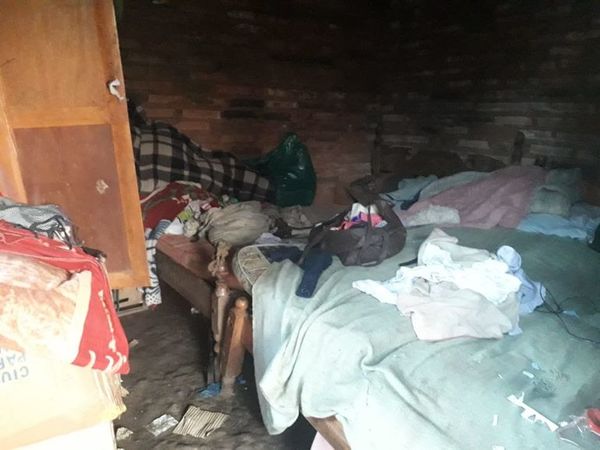 Madre clama por ayuda para sus tres hijas - Nacionales - ABC Color