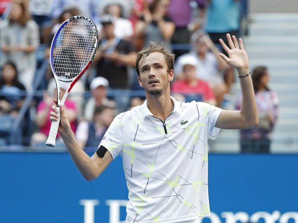 Medvedev elimina a Wawrinka y pasa a semifinales