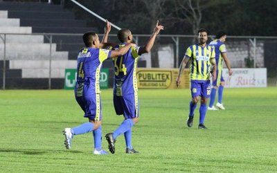 Deportivo Capiatá se mete goleando a los octavos de final