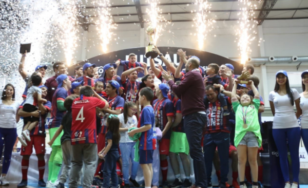 HOY / Ni una derrota impide a Cerro seguir siendo el rey del Futsal