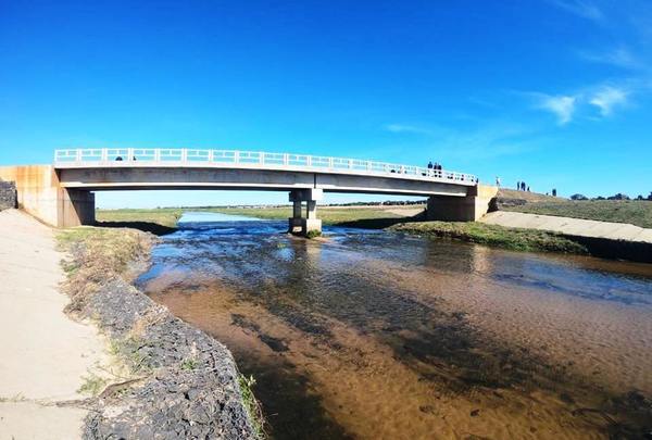 Presidente inaugura obra de regularización del arroyo Itay •
